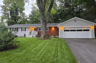 80 Colburn Dr, Poughkeepsie, NY 12603 - Photo 2