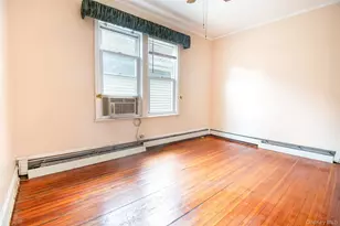 916 Hollywood Ave, Bronx, NY 10465 - Photo 12