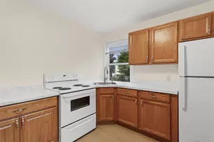 342 Stanley Ave, Mamaroneck, NY 10543 - Photo 4