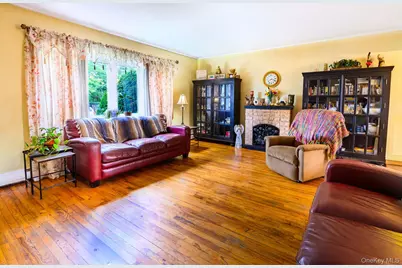 191 N Virginia Avenue, Massapequa, NY 11758 - Photo 8