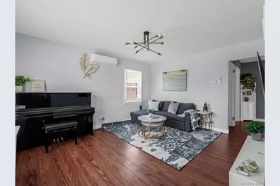 35 79th Avenue, New Hyde Park, NY 11040 - Photo 4