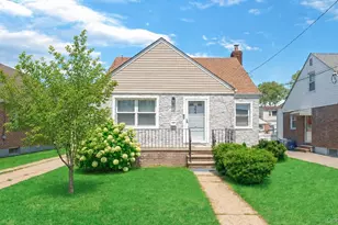 35 79th Ave, New Hyde Park, NY 11040 - Photo 1