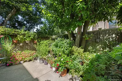 75-31 Furmanville Avenue, Middle Village, NY 11379 - Photo 24