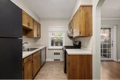 75-31 Furmanville Avenue, Middle Village, NY 11379 - Photo 10