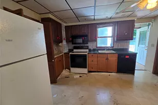 533 S 8th St, Lindenhurst, NY 11757 - Photo 8