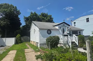 533 S 8th St, Lindenhurst, NY 11757 - Photo 2
