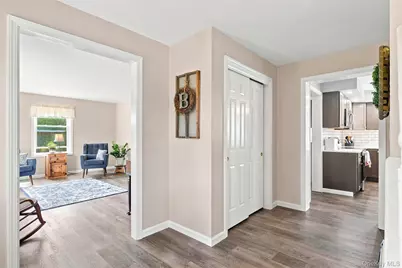 18 English Way, Pleasant Valley, NY 12569 - Photo 6