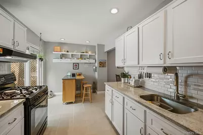 276 Temple Hill Road #2002, New Windsor, NY 12553 - Photo 16
