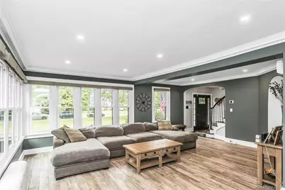 75 S Penataquit Avenue, Bay Shore, NY 11706 - Photo 20
