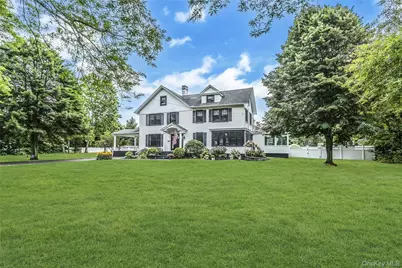75 S Penataquit Avenue, Bay Shore, NY 11706 - Photo 2