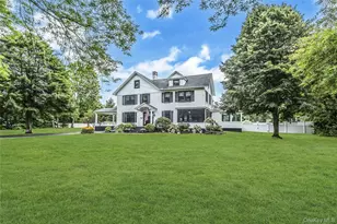 75 S Penataquit Ave, Bay Shore, NY 11706 - Photo 2