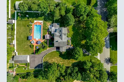 75 S Penataquit Avenue, Bay Shore, NY 11706 - Photo 46