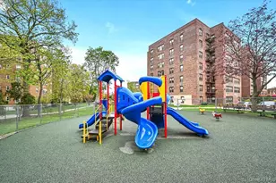 18-55 Corporal Kennedy St, Bayside, NY 11360 - Photo 28