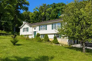 71 O' Halloran Cir, Pleasant Valley, NY 12569 - Photo 2
