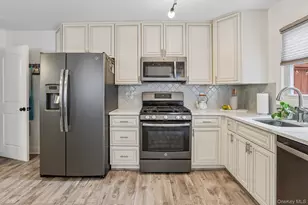 7 Center St, Suffern, NY 10901 - Photo 10