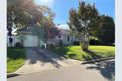 28 Pleasant Avenue, Farmingdale, NY 11735 - Photo 1