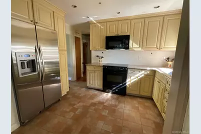 28 Pleasant Avenue, Farmingdale, NY 11735 - Photo 10