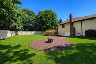 57 Wellington Rd, Middle Island, NY 11953 - Photo 36