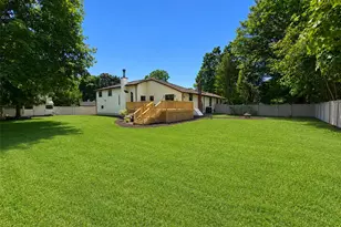 57 Wellington Rd, Middle Island, NY 11953 - Photo 34