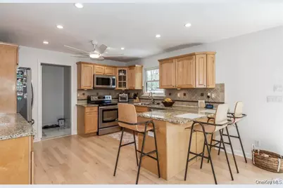 12 Midvale Avenue, Port Jefferson Station, NY 11776 - Photo 6