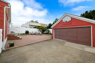 298 Lincoln Pl, Lawrence, NY 11559 - Photo 2