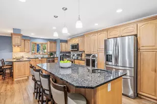 4 Loma St, Medford, NY 11763 - Photo 8