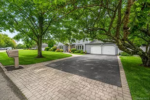 4 Loma St, Medford, NY 11763 - Photo 4