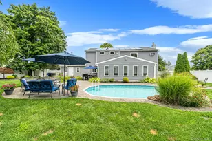 4 Loma St, Medford, NY 11763 - Photo 36