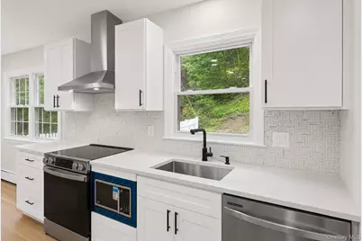 1 Gables Boulevard, East Setauket, NY 11733 - Photo 8