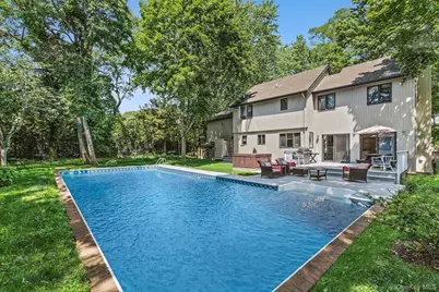 9 Hazelwood Avenue, Westhampton Beach, NY 11978 - Photo 2