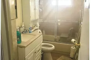 330 Florida Ave, Copiague, NY 11726 - Photo 6