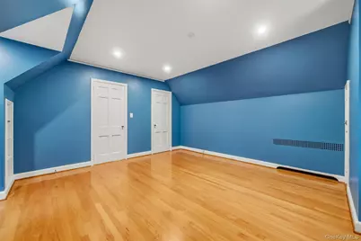 24 Smallwood Place, White Plains, NY 10603 - Photo 20