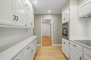 24 Smallwood Pl, White Plains, NY 10603 - Photo 16