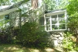 17 Chestnut Ln, Newburgh, NY 12550 - Photo 4