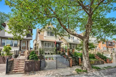 10530 Van Wyck Expressway, Richmond Hill, NY 11419 - Photo 1