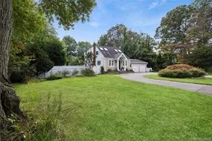 351 Forest Ln, Smithtown, NY 11787 - Photo 2