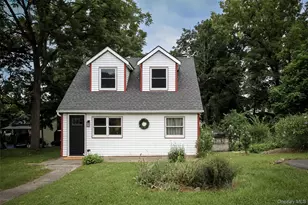 105 White St, Newburgh, NY 12550 - Photo 2