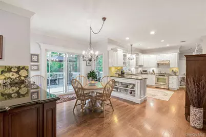 14 Cobbler Lane, East Setauket, NY 11733 - Photo 8