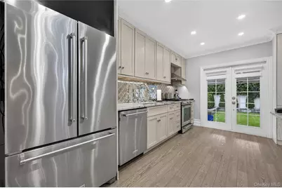 344 Houston Avenue, Mineola, NY 11501 - Photo 10