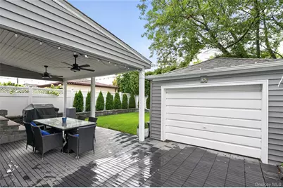 344 Houston Avenue, Mineola, NY 11501 - Photo 22