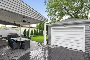 344 Houston Ave, Mineola, NY 11501 - Photo 22