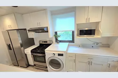 163-70 17th Avenue #Upper Level, Whitestone, NY 11357 - Photo 4