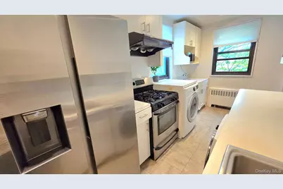 163-70 17th Avenue #Upper Level, Whitestone, NY 11357 - Photo 8