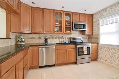 124 Texas Avenue, Bronxville, NY 10708 - Photo 14