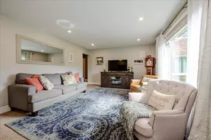 346 Edmunton Dr, North Babylon, NY 11703 - Photo 2