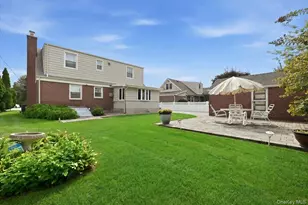 303 Caroline Ave, Garden City South, NY 11530 - Photo 26