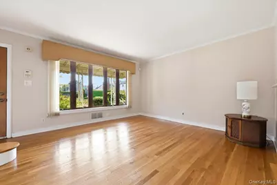 303 Caroline Avenue, Garden City South, NY 11530 - Photo 6