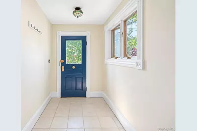16 Grove Street, Lindenhurst, NY 11757 - Photo 10