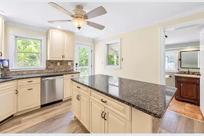 16 Grove Street, Lindenhurst, NY 11757 - Photo 14