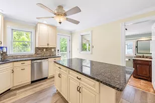 16 Grove St, Lindenhurst, NY 11757 - Photo 14